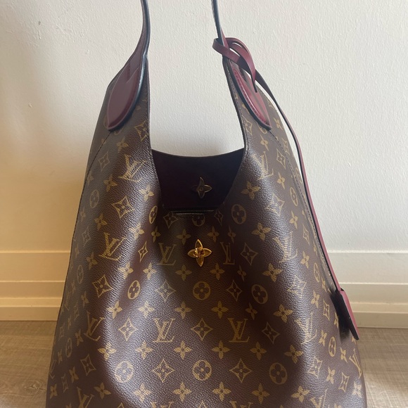 Authentic Louis Vuitton Purse - Picture 3 of 13